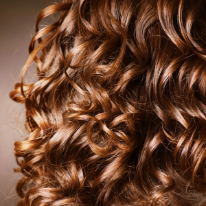 Cheveux et carence en fer. Image décorative